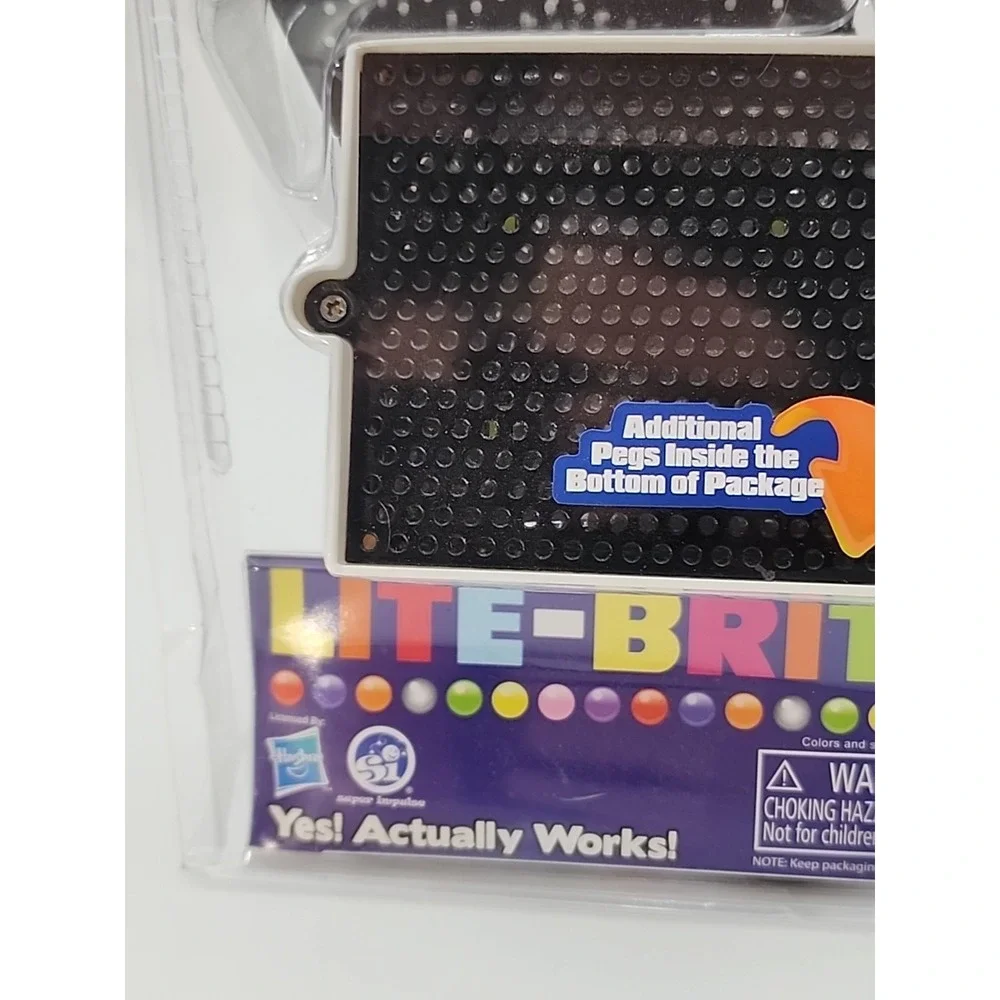 NIP Hasbro's World's‎ Smallest LITE-BRITE #545 Actually Works!